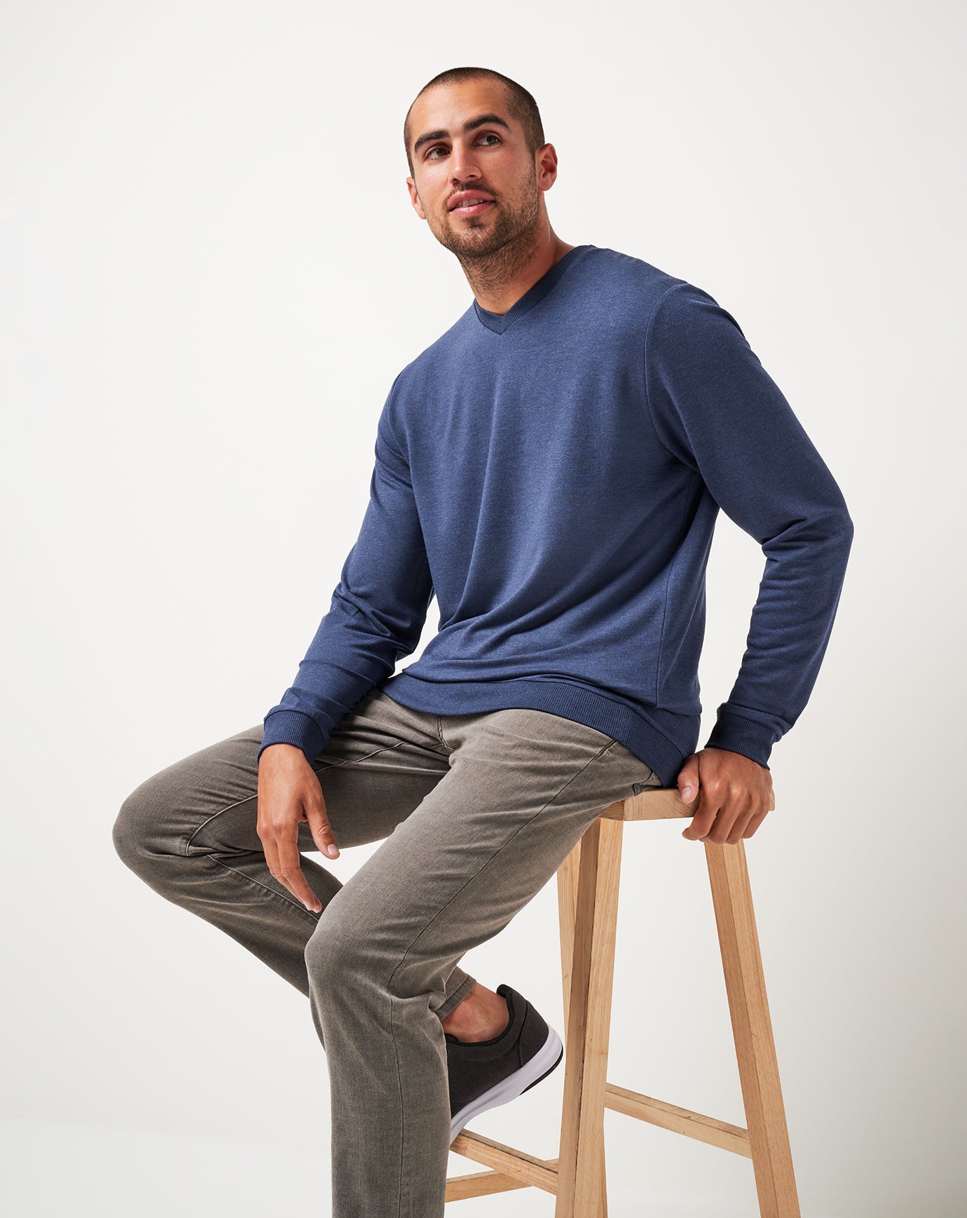 TravisMathew Amenities V-Neck Crew - Heather Blue Nights