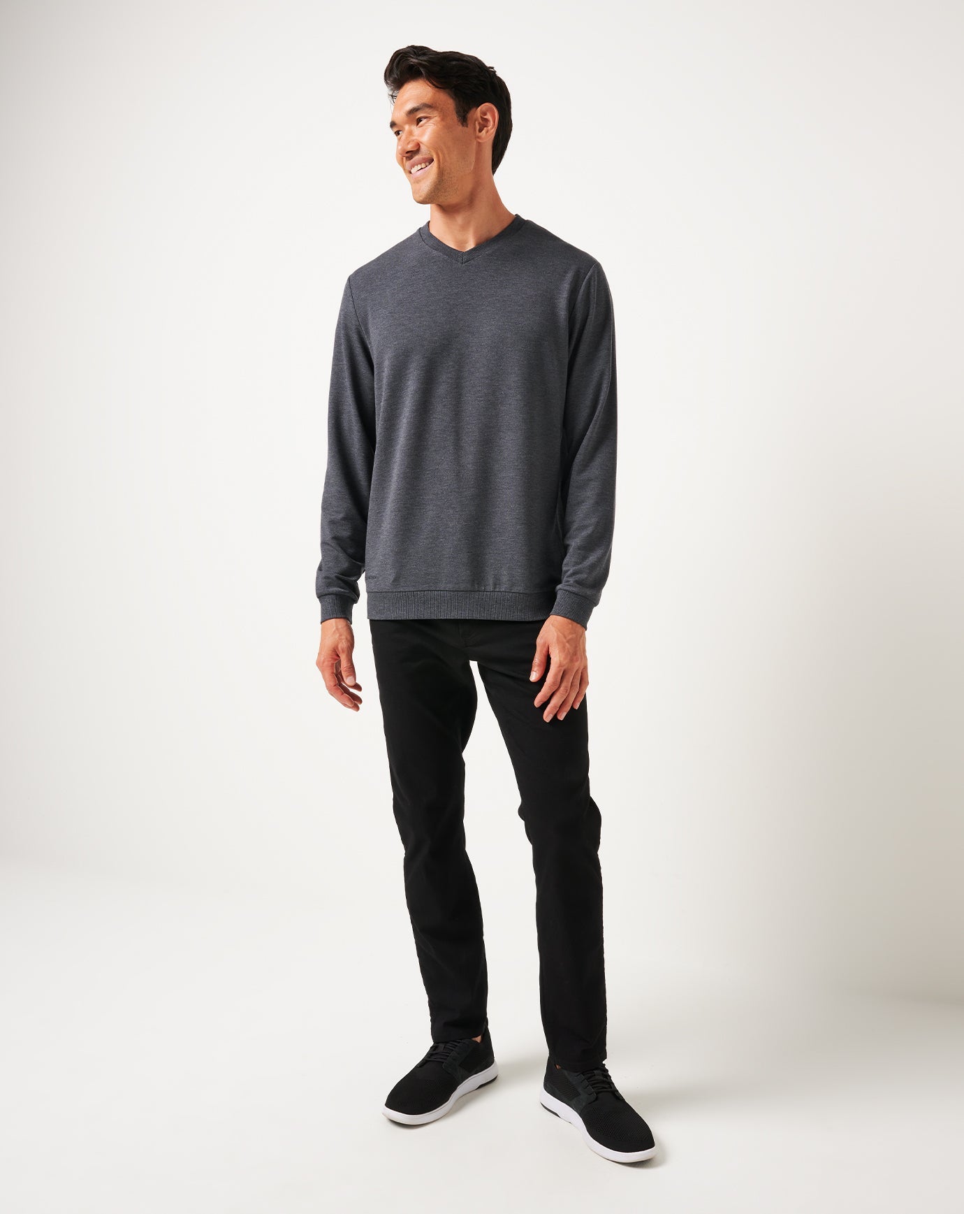 TravisMathew Amenities V-Neck Crew - Heather Dark Grey