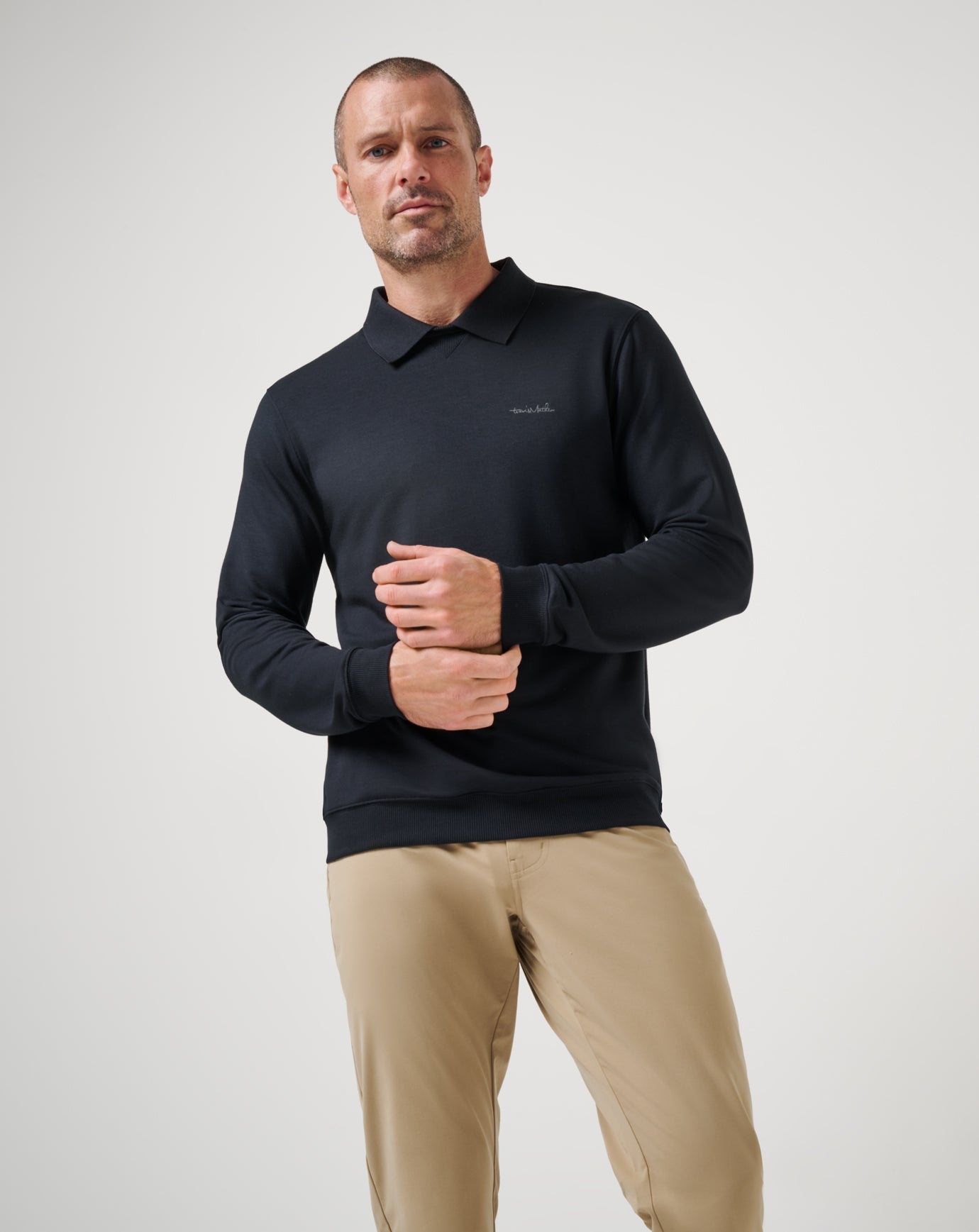 TravisMathew Amenities Collar Crew - Black