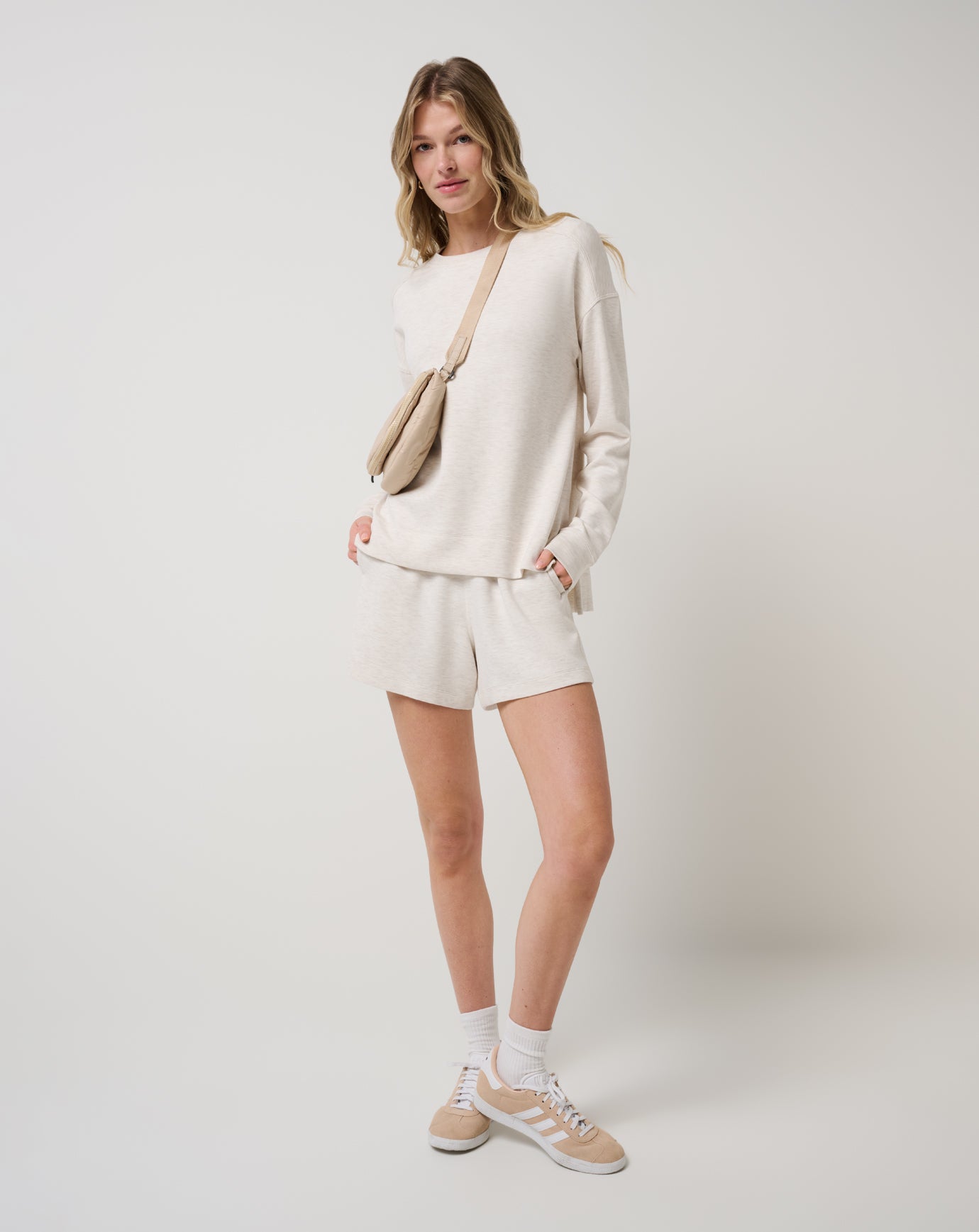 TravisMathew Skyloft Soft Crew - Heather Brazillian Sand