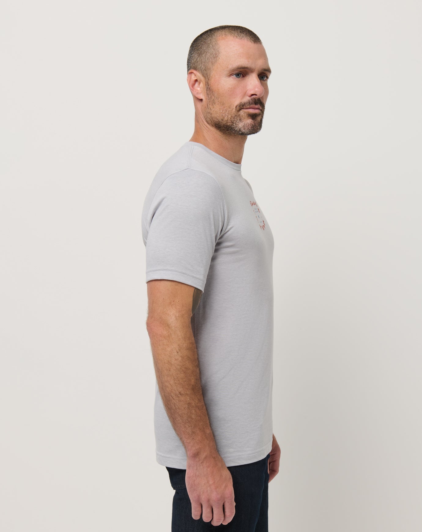 Travis Mathew US Short Layover Tee Men