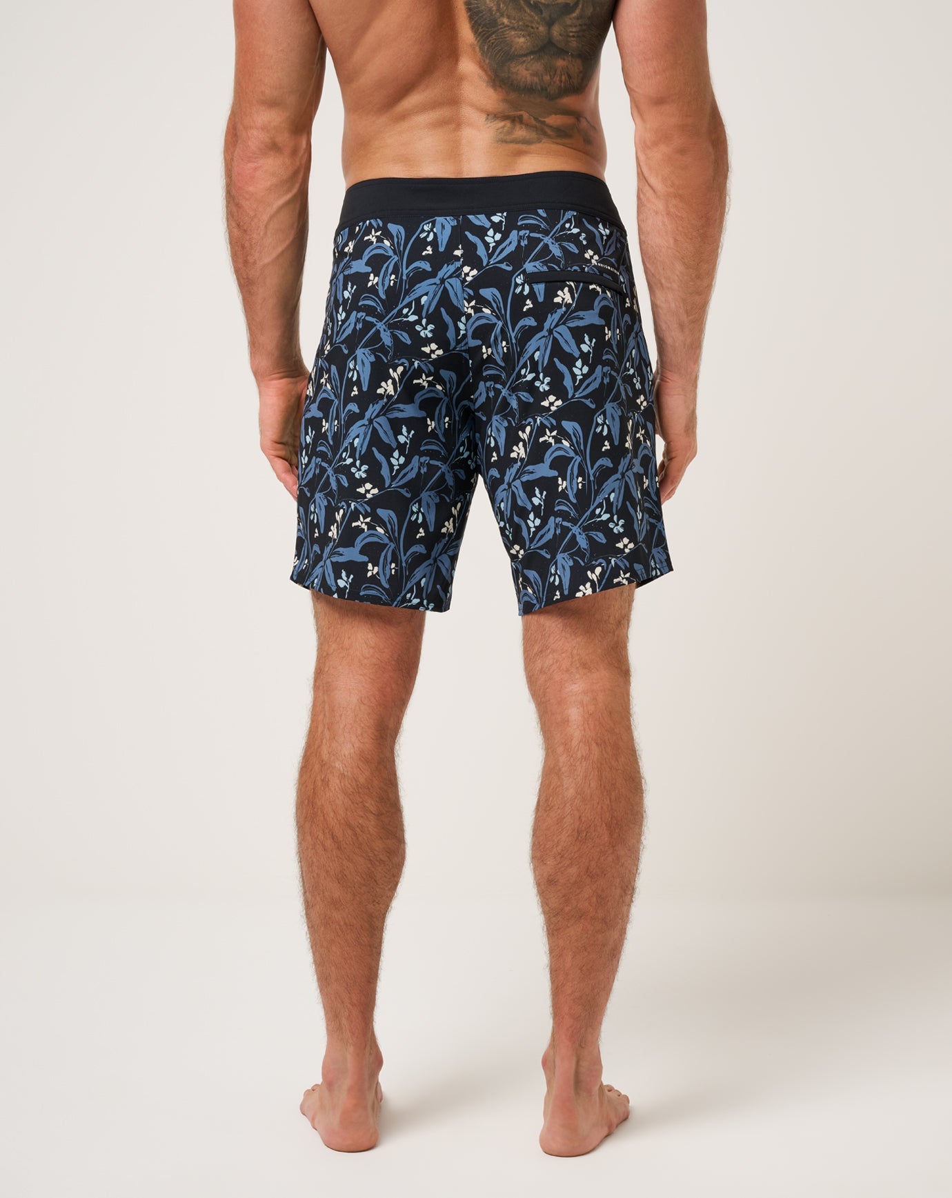 Travis Mathew US Relationship Status Boardshort 18.5In Men