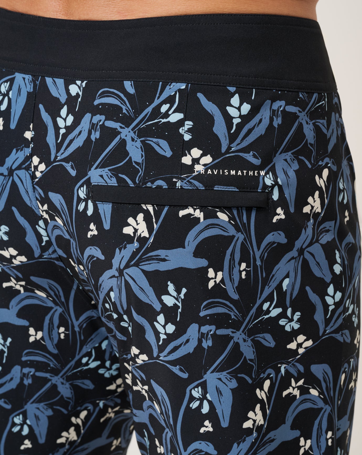Travis Mathew US Relationship Status Boardshort 18.5In Men