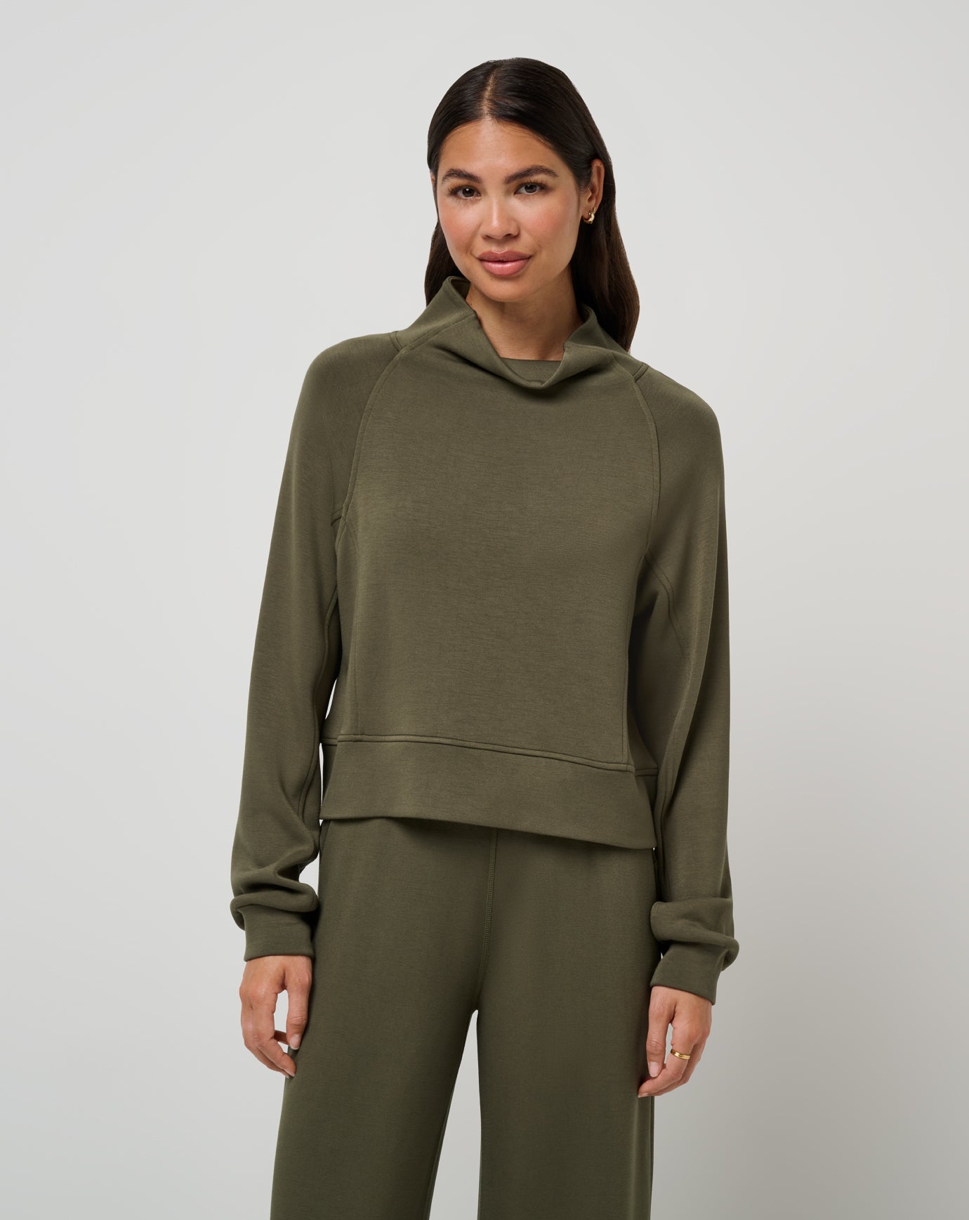 Travis Mathew US Skyloft Soft Funnel Neck Women