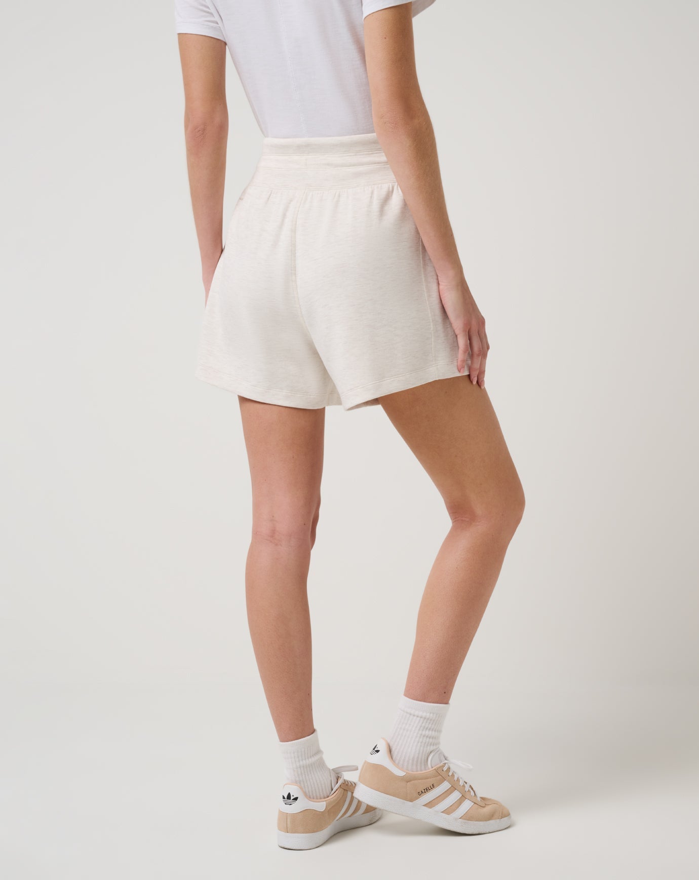 Travis Mathew Outlets Skyloft Soft Tie Short Women